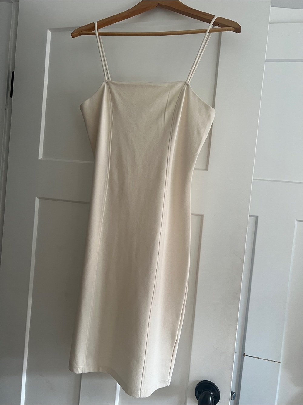 Forever 21 Cream Slip Dress with Spaghetti Straps SZ Large
Never worn‼️💕🩷💜